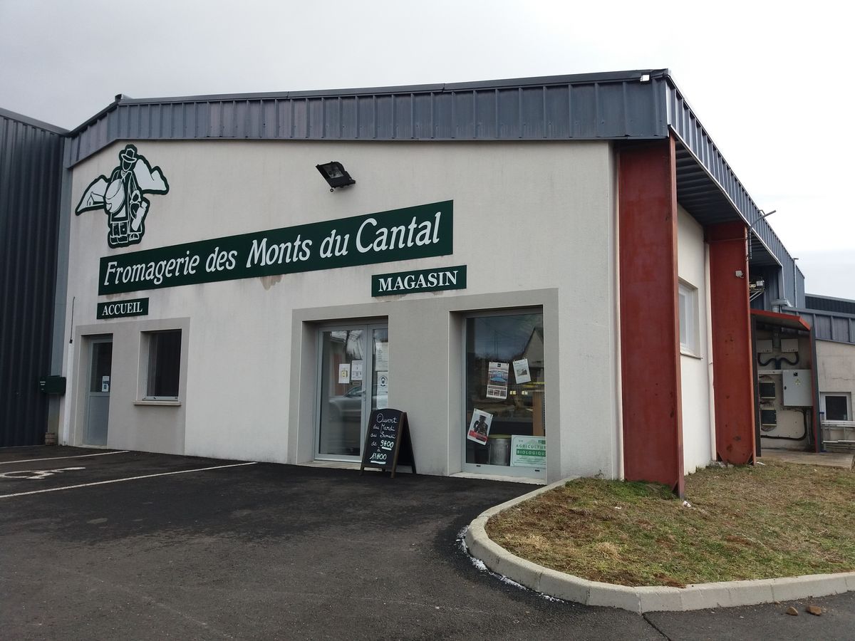 Visite De La Fromagerie Des Monts Du Cantal à Pierrefort Cstl Cfppa Daurillac 
